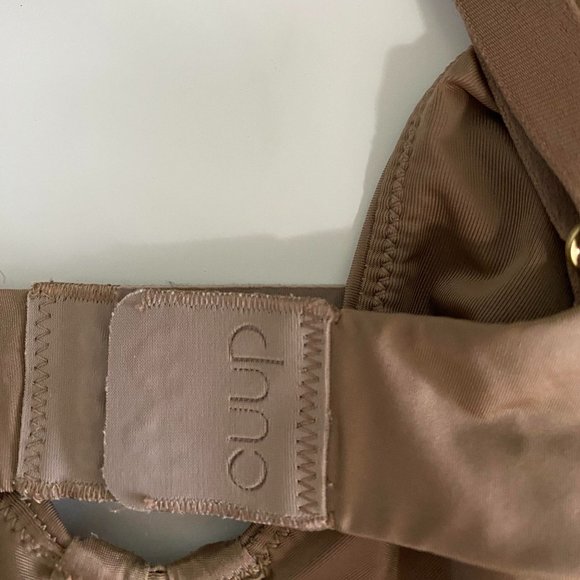 CUUP  The Triangle in Taupe size 30D - Picture 6 of 7